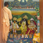 Puja of Sri Sri Guru Gauranga Gandharvika Giridhari at Sri Chaitanya Saraswat Math